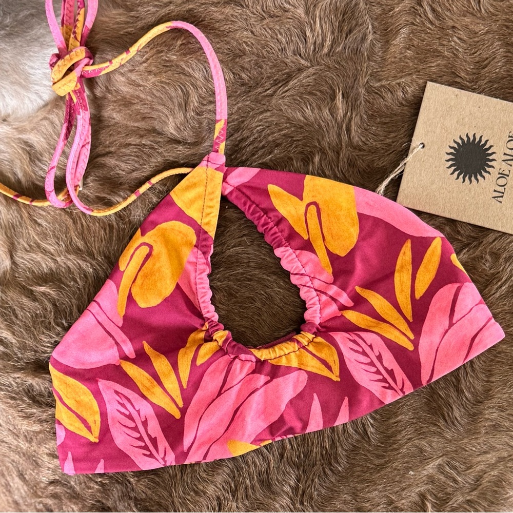 REVOLVE: Aloe & Aloe Lychee Reversible Keyhole Bikini Top XS NWT